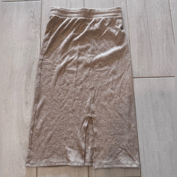 Zenana Outfitters Tan Pencil Skirt - Picture 4 of 6